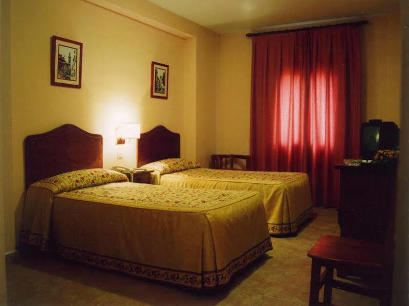 Hostal Santo Tome Toledo Eksteriør billede