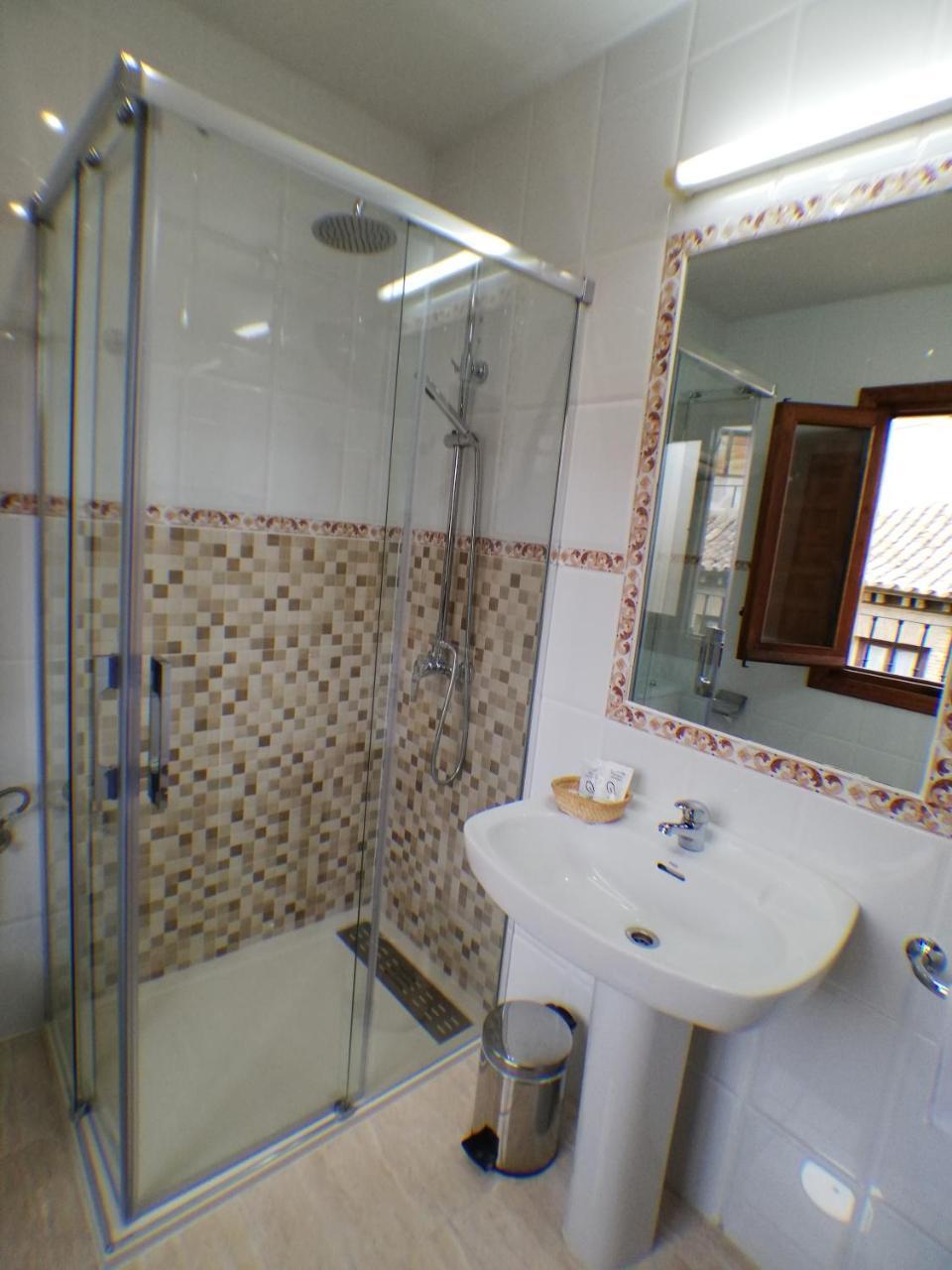 Hostal Santo Tome Toledo Eksteriør billede